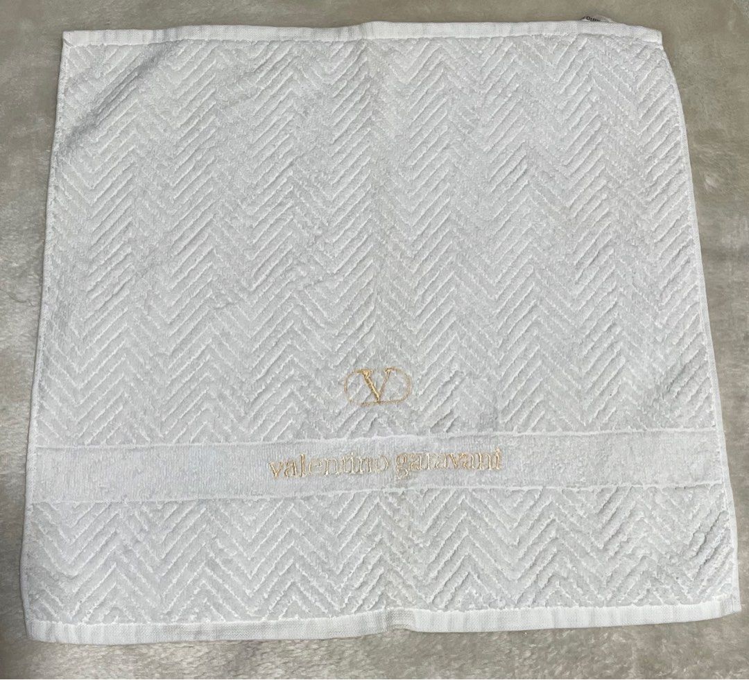 Lanvin Paris hand towel - White (Category: Towels, Napkins & Holders) located in Mandaue City. Submitted by chuchi152615 (Listing ID 1432507979, Image 1). Description: .