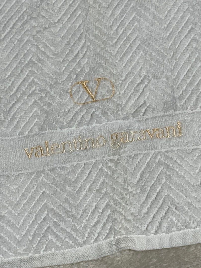 Lanvin Paris hand towel - White (Category: Towels, Napkins & Holders) located in Mandaue City. Submitted by chuchi152615 (Listing ID 1432507979, Image 2). Description: .