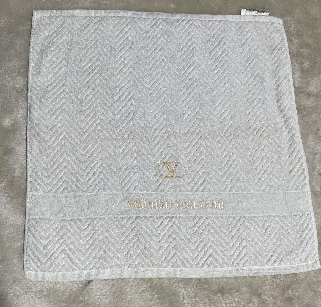 Lanvin Paris hand towel - White (Category: Towels, Napkins & Holders) located in Mandaue City. Submitted by chuchi152615 (Listing ID 1432508049, Image 1). Description: .