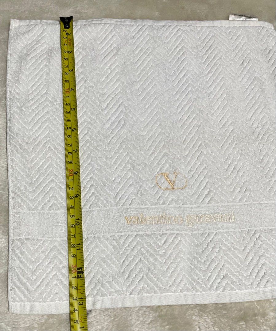 Lanvin Paris hand towel - White (Category: Towels, Napkins & Holders) located in Mandaue City. Submitted by chuchi152615 (Listing ID 1432508049, Image 3). Description: .