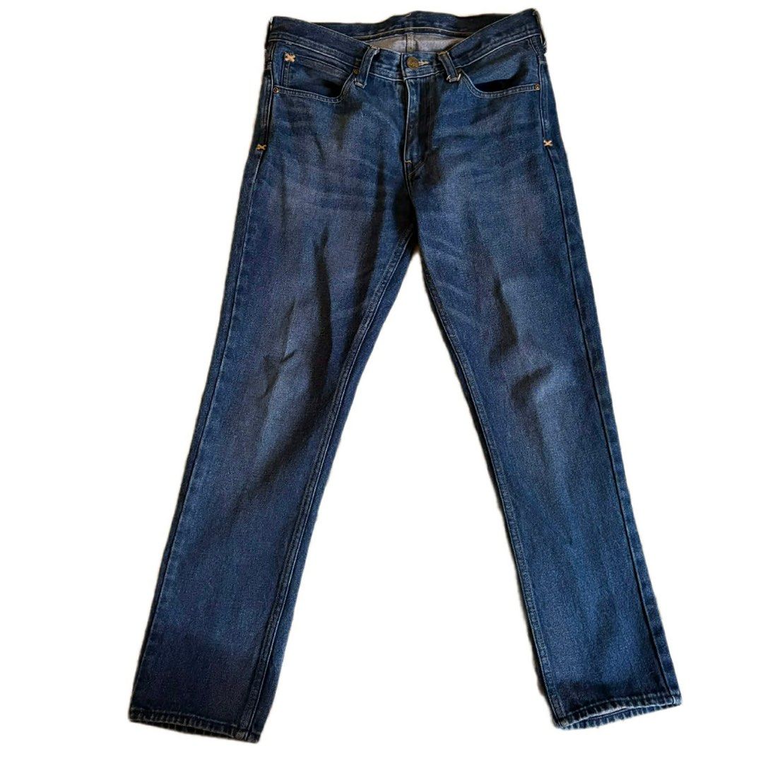 SLIM-STRAIGHT FIT JEANS FOR MEN (Category: Jeans) located in Iloilo. Submitted by archivebyn (Listing ID 1432499069, Image 1). Description: FS LEE MID-WASH BLUE SLIM-STRAIGHT FIT JEANS SIZE 32 ON TAG DIMENSIONS: -waist 86cm -length 101.5cm -thigh 24.5cm -leg opening (hem) 33cm MODE OF PAYMENT: GCASH/BANK TRANSFER ONLY *sf must be shouldered by the buyer *price is negotiable 📍iloilo city .