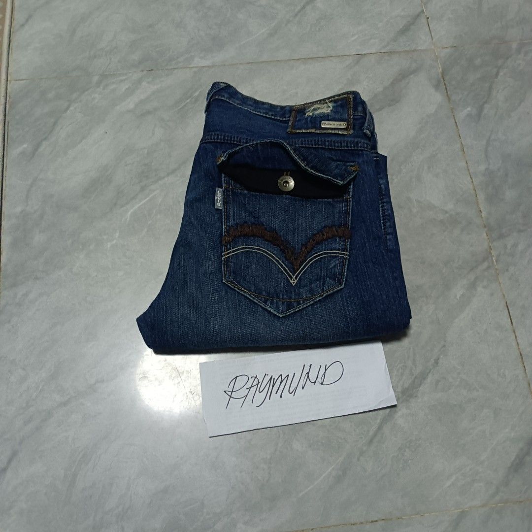 Levis silver tab straight cut (Category: Jeans) located in Odiongan. Submitted by thrifthub_bundang07 (Listing ID 1432551579, Image 1). Description: size 32 to 34 wais 43 length 8hem issue last pic.