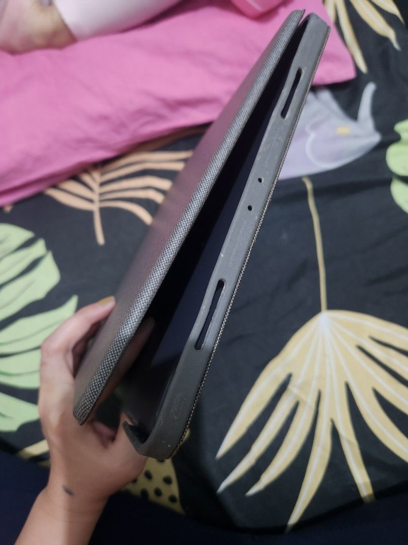 Logitech Combo Touch Keyboard Case (Category: Computer Keyboard) located in Manila. Submitted by shopperzzzzz (Listing ID 1432533431, Image 2). Description: - Logitech Combo Touch for Ipad Pro 12.9 inch 5th&6th Generation No Issue aside from sign of usage please manage your expectation 🙂 Plug and Play all buttons are crisp and working also Backlit working 😉 .