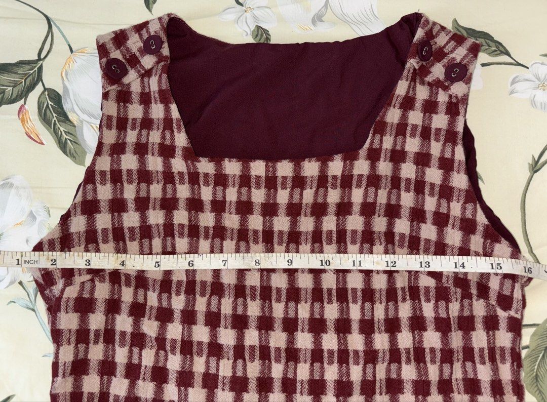 Maroon Checkered Sleeveless Top (Category: Sleeveless) located in Cavite. Submitted by bbbb444 (Listing ID 1432450265, Image 2). Description: !! NO WW PHOTOS !! - fits s - m, fits loosely - has a zipper on the side - adorable button details.