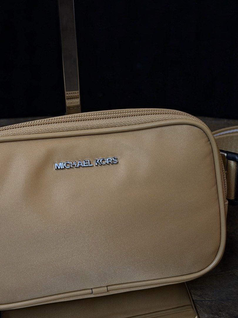 Michael Kors beltbag (Category: Cross-body Bags) located in Batangas. Submitted by declutterwithclare_ (Listing ID 1432505363, Image 2). Description: Original mk belt bag Like new condition ✨ Used once only brandnew bought.