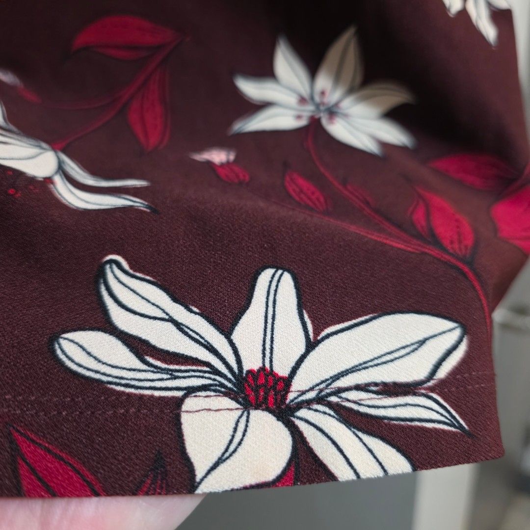 MNG Basics Floral Dress - Size S (Category: Dresses) located in Pasig City. Submitted by gentleflower_e2f435 (Listing ID 1432518713, Image 3). Description: - Size S floral dress. Tagged S but fits M / L - Colors: Burgundy, white, and red - Long sleeves with gathered cuffs - Round neckline - Lightweight fabric, perfect for office events, dinners. Works wonderfully with stockings / leggings and boots. 🤍.