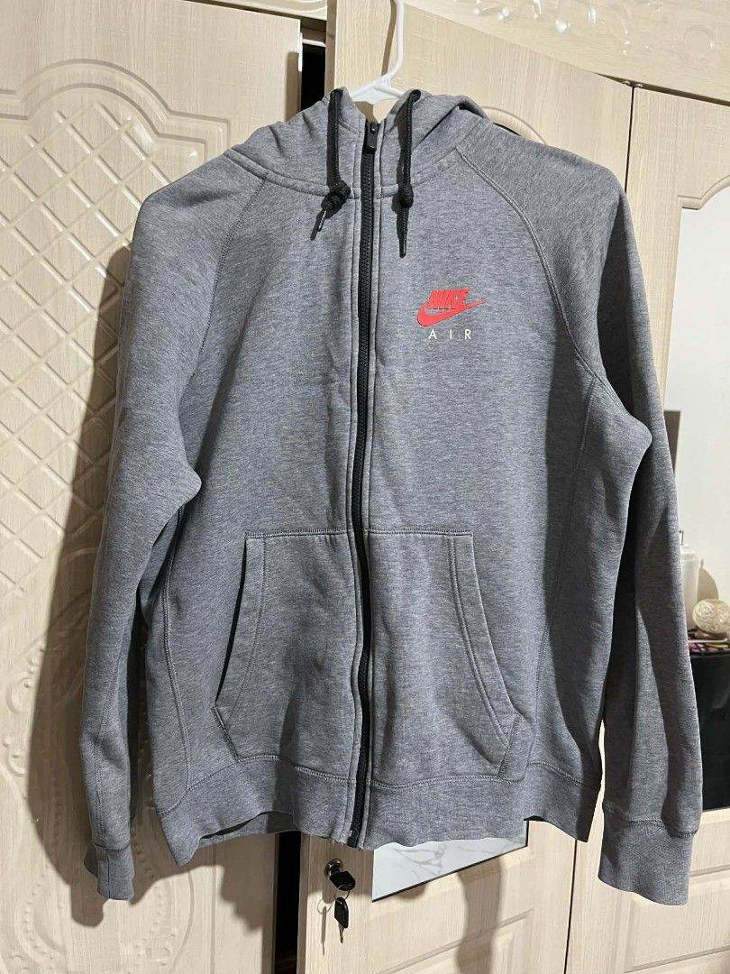 Nike Air Full Zip Hoodie (Category: Hoodies) located in Iba. Submitted by jhongscepter (Listing ID 1432546216, Image 1). Description: length==> 26 width==> 22 issue==> none add sf.