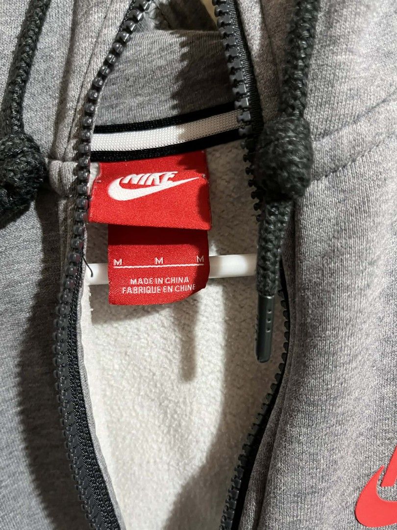 Nike Air Full Zip Hoodie (Category: Hoodies) located in Iba. Submitted by jhongscepter (Listing ID 1432546216, Image 2). Description: length==> 26 width==> 22 issue==> none add sf.