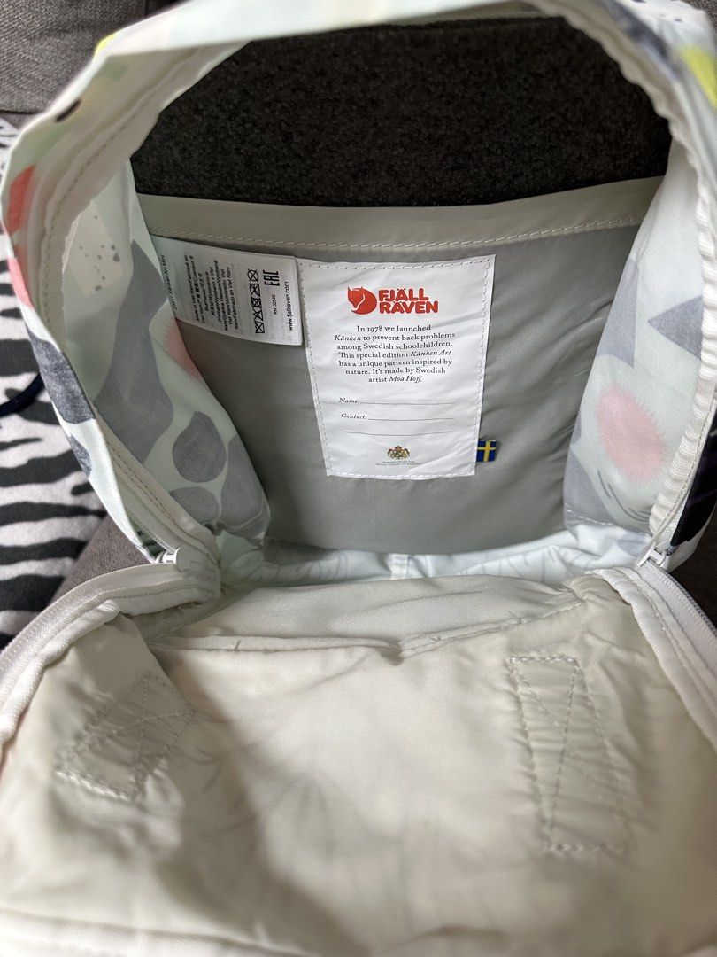 Original Kanken Art Mini (Limited Edition 2020) (Category: Backpacks) located in Quezon City. Submitted by bubbles2000 (Listing ID 1432533049, Image 3). Description: Rare and discontinued Kanken Mini Art (2020 Limited Edition!) - 3 outside pockets (2 side pocket, 1 front pocket) - padded sleeve - Minor flaw: Logo has a few marks Location: Quezon City MOP: GCash | Maya | Bank Transfer No return, no refund, no exchange.