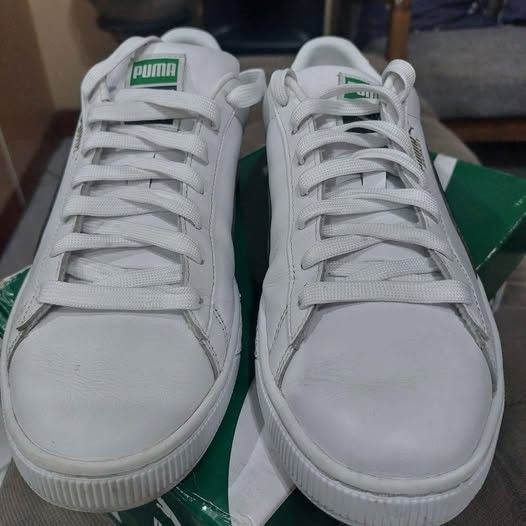 Original PUMA Basket White Size 9.5US (M) (Category: Sneakers) located in Antipolo. Submitted by avasoundsvisualmusic (Listing ID 1432446685, Image 2). Description: Original PUMA Basket White Size 9.5US (M) with Original Box Php 1,500.00 (LAST PRICE NA PO)) RFS too big, used only for x2-x3 Pick Up area Marikina or Antipolo.