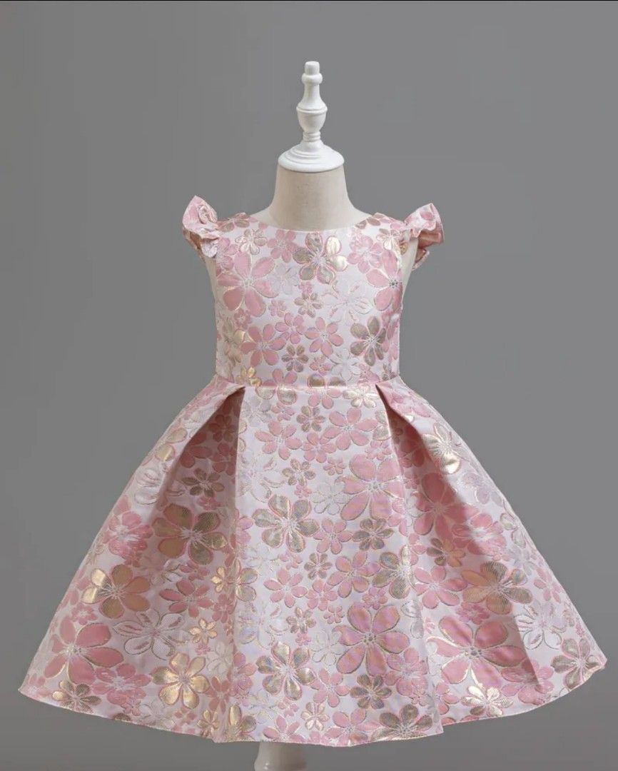 Pink dress for kids (Category: Babies & Kids Fashion) located in Manila. Submitted by chinitah25 (Listing ID 1432555772, Image 1). Description: pink dress for kids (preloved) used once size: 5y measurements length:66 chest: 60.5.