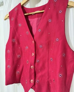 (Category: ) located in . Submitted by curatedclosetbycharlotte (Listing ID 1432551121, Image 1). Description: .