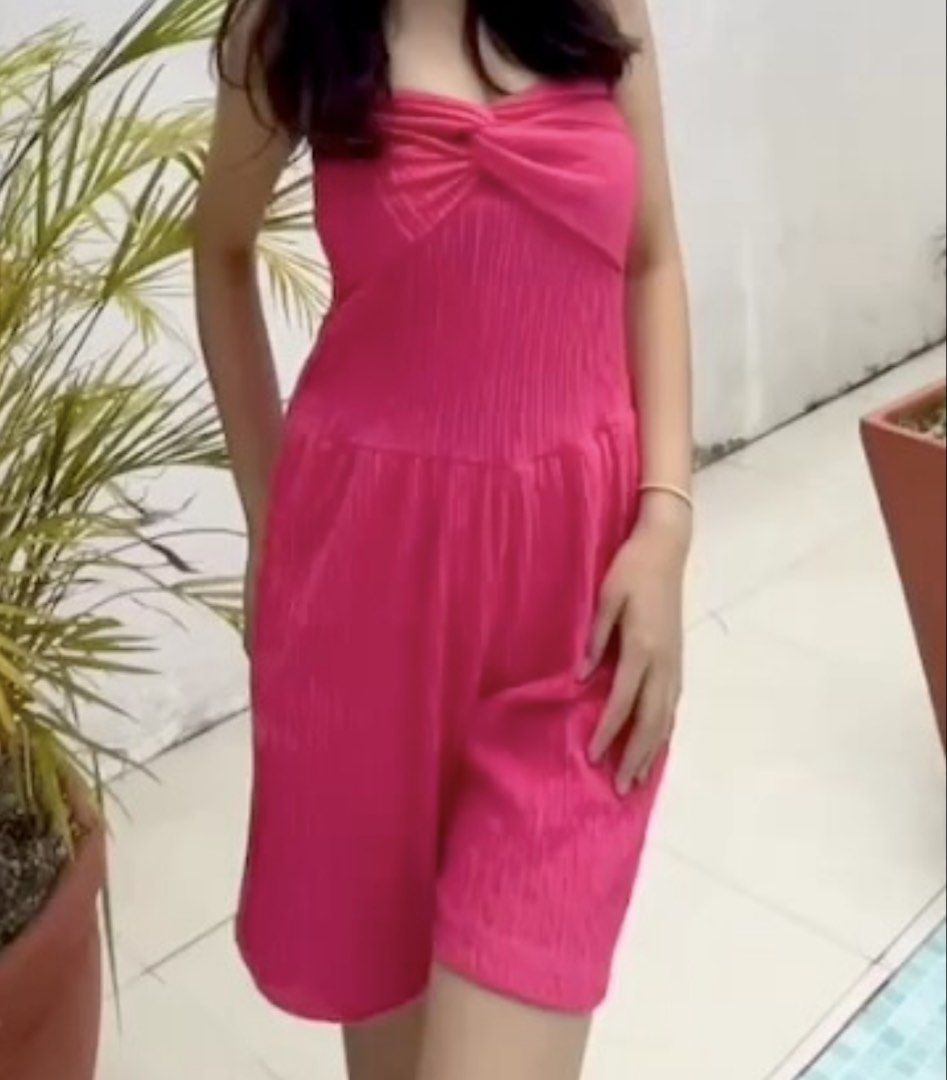 Pink Tube Short Teno (Category: Sets or Coordinates) located in Muntinlupa City. Submitted by clothes.declutter.finds (Listing ID 1432563913, Image 1). Description: .