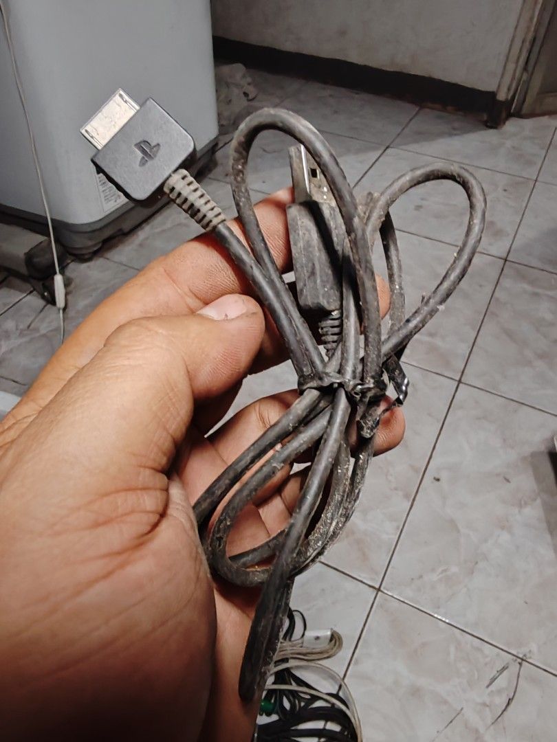 Playstation Cables from Japan (Category: PlayStation) located in Bulacan. Submitted by jbcarmelo (Listing ID 1432392538, Image 3). Description: The items is Surplus From Japan what you see is what you get. LOCATION: Guiguinto Bulacan WAZE: Alfamart Brgy Cutcut Guiguito For more information: Call & Text: +639934477112 (this is our only business #) Or private message me on messenger (Like, Follow, & Share) PAGE: Jdrck B Japan Surplus PAGE: Vintage 