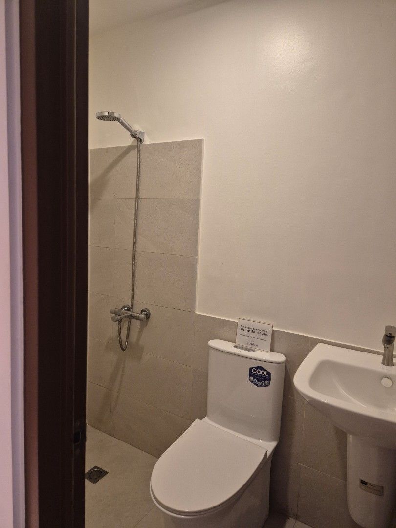 Preselling!! Studio 12 min walk from IT Park (Category: Apartments & Condos) located in Cebu City. Submitted by jannetgonzagaces (Listing ID 1432416733, Image 2). Description: finished unit floor area: 21.23 sqm Reservation fee : 30,000 monthly equity: 8,877.78 at 45 months to pay 46 months balance is loanable thru Bank Financing - 3,595,500.