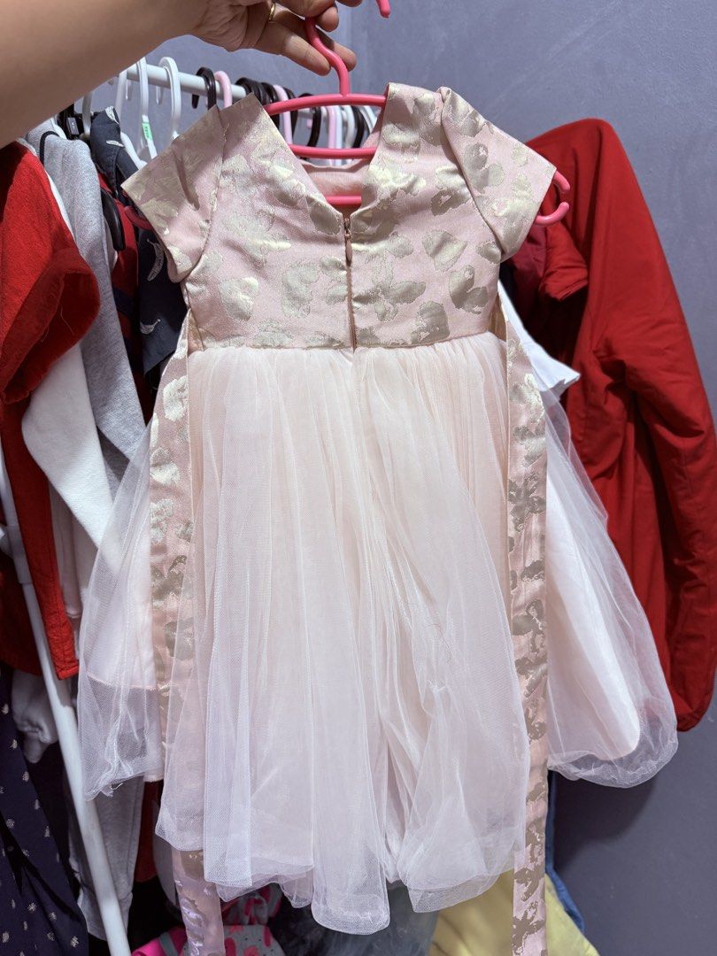 Princess long back gown from Dubai (Category: Babies & Kids Fashion) located in Cavite. Submitted by koloretemnl (Listing ID 1432393112, Image 2). Description: Bought in Dubai Used for shoot.