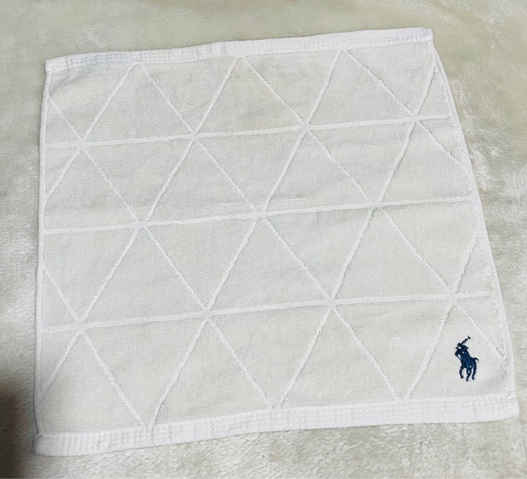 Ralph Lauren hand towel big size (Category: Towels, Napkins & Holders) located in Mandaue City. Submitted by chuchi152615 (Listing ID 1432502353, Image 3). Description: .