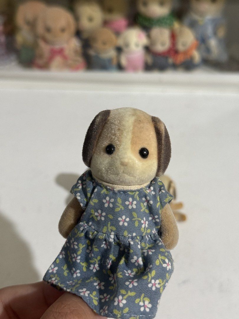Rare Vintage Sylvanian Families Beagle Dog Family (mother & 2 baby) Figurines (Category: Figurines & Statues) located in Antipolo. Submitted by kiksy.closet (Listing ID 1432596364, Image 3). Description: Rare Vintage Sylvanian Families Beagle Dog Family (mother & 2 baby) Figurines - w scuffings around the ears + one baby has balding around feet/hands - check pics to evaluate condition.