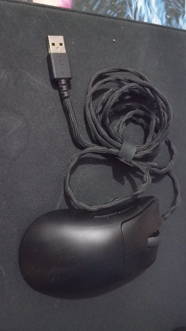 Razer DeathAdder V3 Gaming Mouse (Category: Mouse & Mousepads) located in Antipolo. Submitted by frost0305 (Listing ID 1432546558, Image 2). Description: - Razer DeathAdder V3 gaming mouse (Used) - Bought brand new from PixelPlay/Datablitz online on July 04, 2024 (can provide screenshots) - Used as main mouse for nearly 2 years as a retired CS semi-pro/pro. Highly recommended for FPS enthusiasts. DISCLAIMERS: 1. No warranty as it has been opened 