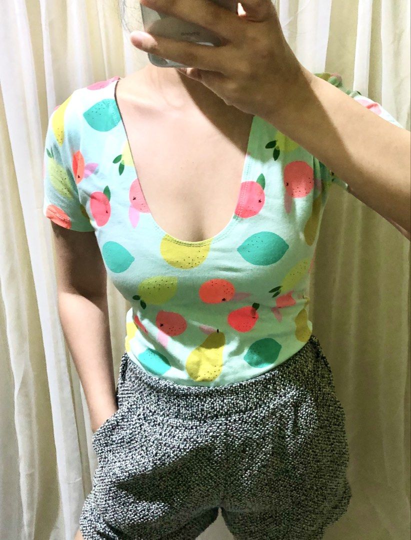 Red Cable Knit Sweater with Shoulder Buttons take all 500 (Category: Longsleeves) located in Muntinlupa City. Submitted by _x_preloved (Listing ID 1432435655, Image 3). Description: .