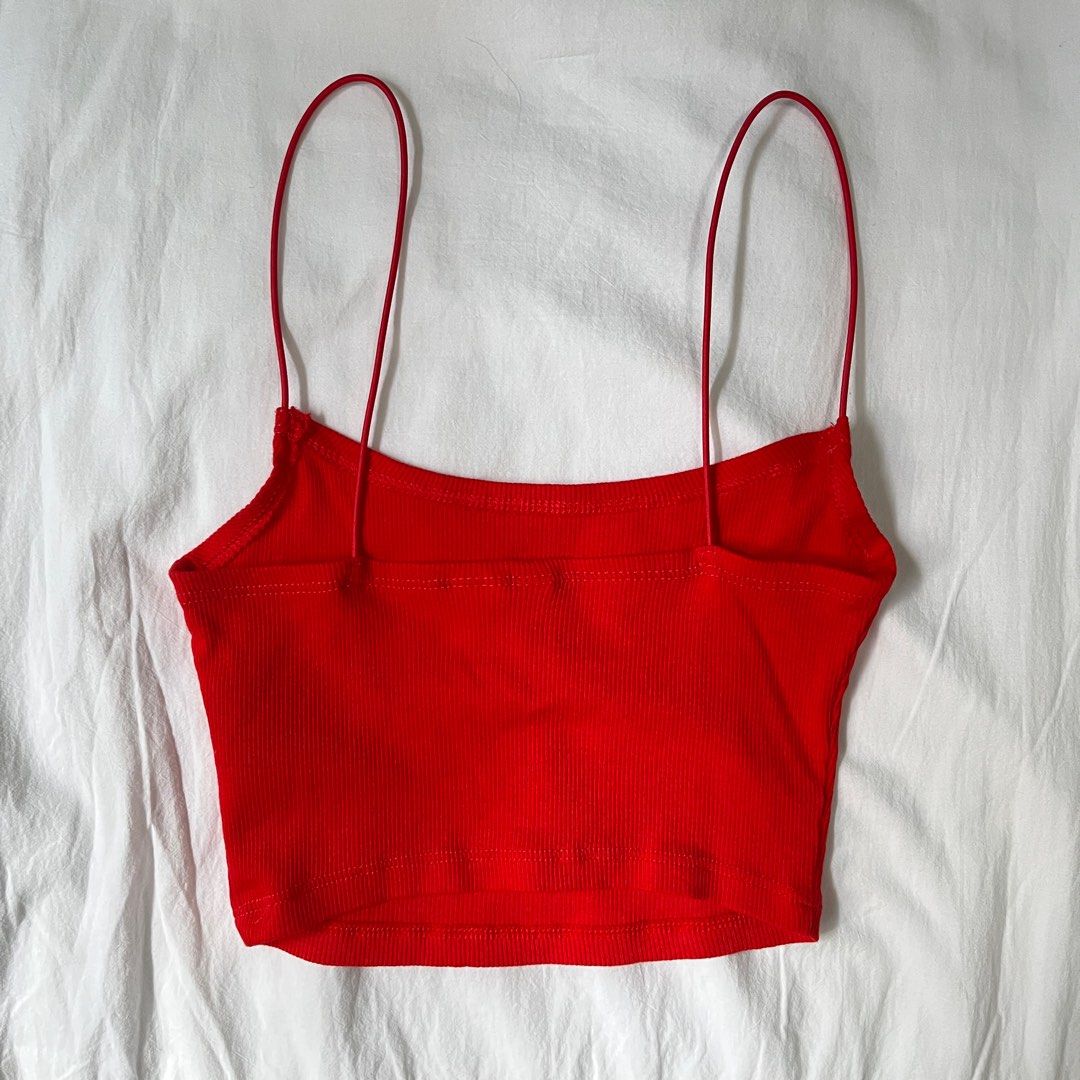 H&M Red Ribbed Spaghetti Strap Crop Top (Category: Sleeveless) located in Taytay. Submitted by pompompurinrin (Listing ID 1432593743, Image 3). Description: – worn once or twice for christmas – rfs: decluttering payment via gcash or maribank, shipping fee should be shouldered by buyer.
