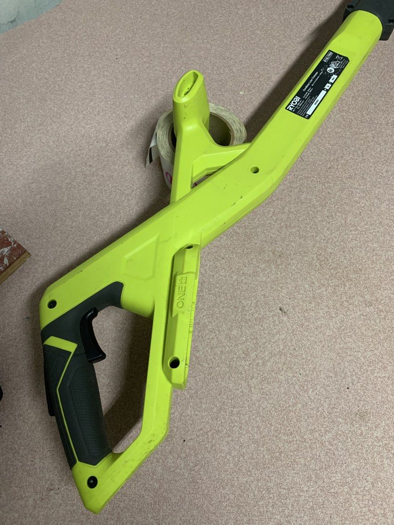 Ryobi ONE+ EasyEdge Cordless String Line Trimmer working but No Battery (18v) (Category: Grass Mowers & Trimmers) located in Paranaque City. Submitted by seb_trading (Listing ID 1432545194, Image 3). Description: - Ryobi ONE+ EasyEdge string trimmer - Adjustable handle for comfortable use - Rotating head for easy edging - Battery-powered (battery not included) - Green and black color ISSUE: no battery, missing head shroud but working condition la