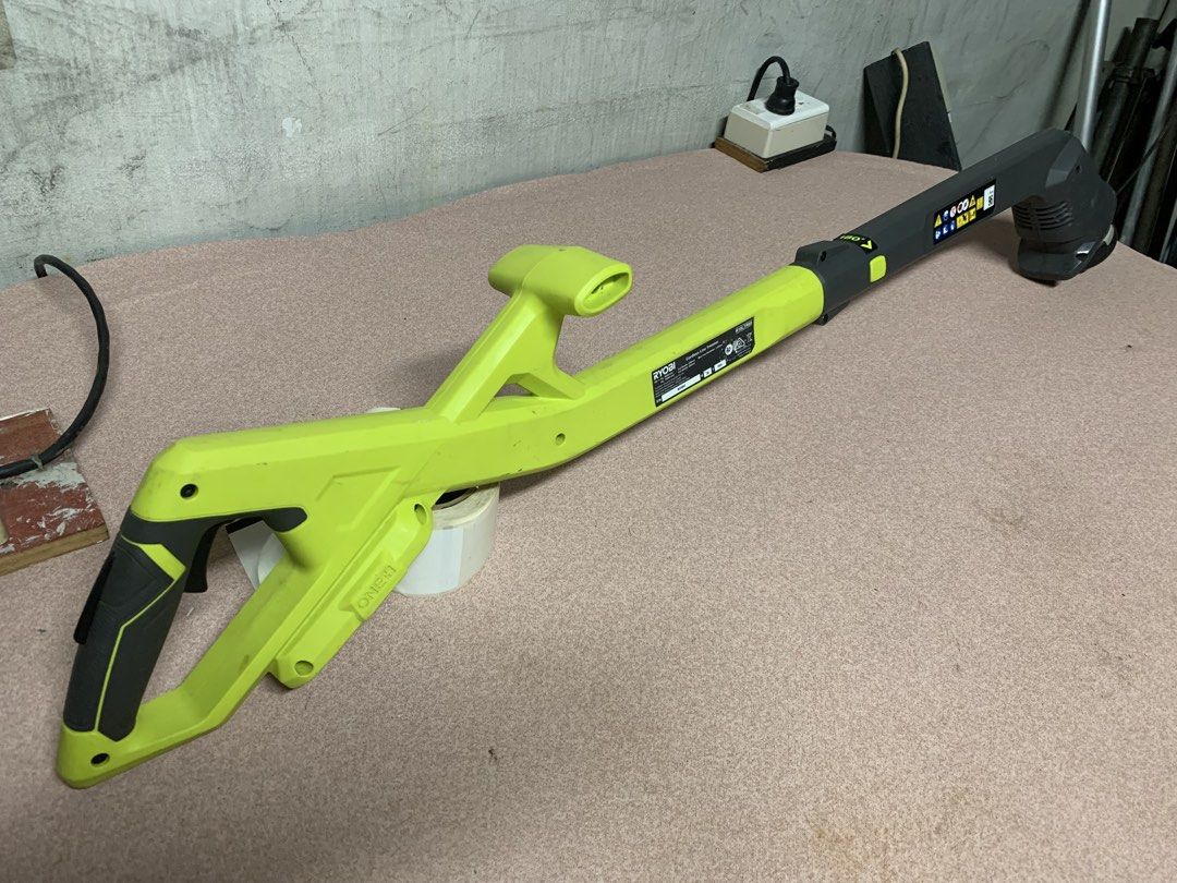 Ryobi ONE+ EasyEdge Cordless String Line Trimmer working but No Battery (18v) (Category: Grass Mowers & Trimmers) located in Paranaque City. Submitted by seb_trading (Listing ID 1432545194, Image 1). Description: - Ryobi ONE+ EasyEdge string trimmer - Adjustable handle for comfortable use - Rotating head for easy edging - Battery-powered (battery not included) - Green and black color ISSUE: no battery, missing head shroud but working condition la