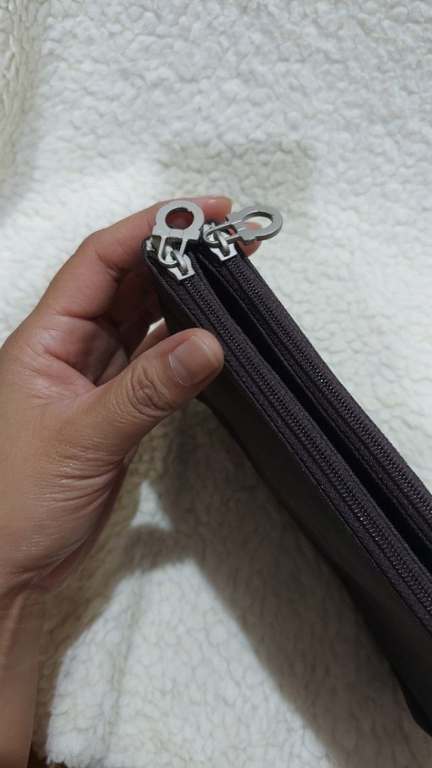 Salvatore Ferragamo Parfums Brown Pouch (Category: Luxury Bags & Wallets) located in Gattaran. Submitted by 2nd_charm (Listing ID 1432524727, Image 2). Description: .