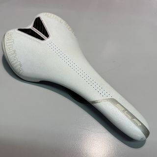（分類：）位於 。 由 avia3333 提交（商品編號 1432511878，圖片 1）。簡介： 。