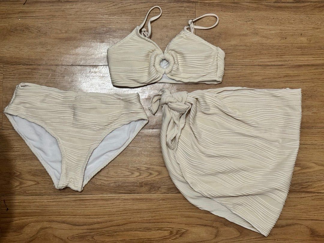 SHEIN Kids 3piece Swimwear (Category: Babies & Kids Fashion) located in Santa Rosa. Submitted by poshthreadsph (Listing ID 1432423521, Image 1). Description: 📍Size: 11Y 🤦🏼‍♀️NO ISSUE 📍Used Once 📍All items are in good condition, these are preloved please manage your expectations..
