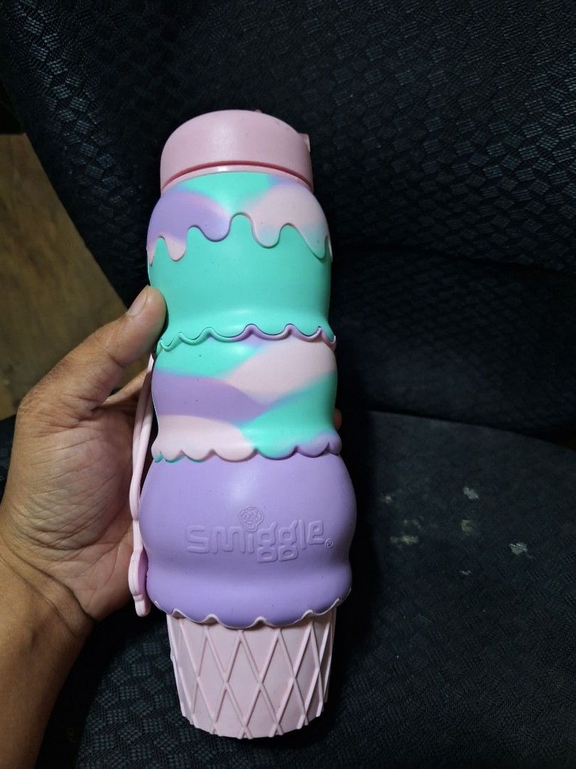 Smiggle water bottles (Category: Water Heater & Instant Showers) located in Valenzuela. Submitted by edlyncastr53341 (Listing ID 1432588876, Image 2). Description: 2ndhand valenzuela area.