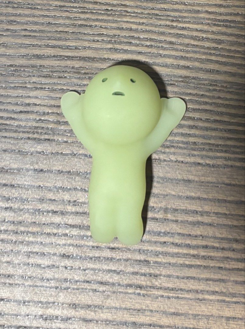 Smiski Upside Down Figurine (Category: Designer & Blind Box Toys) located in Singapore. Submitted by kee20o (Listing ID 1432531406, Image 2). Description: - Brand new Smiski Upside Down figurine. - Adorable and collectible. - Perfect for Smiski fans. - Unique and charming. - In perfect condition, ready to display or gift..