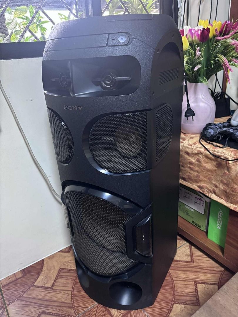 SONY MHC-V71D COMPONENT SPEAKER (Category: Soundbars, Speakers & Amplifiers) located in Quezon City. Submitted by 8xios8 (Listing ID 1432433625, Image 2). Description: FOR SALE‼️ SONY MHC-V71D COMPONENT SPEAKER All functions are in good conditions and no issue. Ang mga issue lang dyan ay: ⚫️ May mga alikabok lang sa loob ng speaker dahil hindi namin kinakalas ang screen (takot kami baka masira lang) ⚫️ May konting peeled lang sa may gesture contr