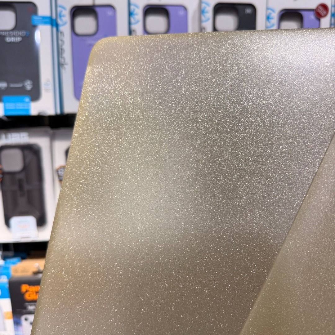 SPECK SMART SHELL GLITTER FOR MACBOOK 13 INCH RETINA DISPLAY 2015 (Category: Laptop Bags & Sleeves) located in Las Pinas. Submitted by nalisfindsph (Listing ID 1432512931, Image 3). Description: ✨ FOR SALE: Speck SmartShell Glitter Case ✨ 💻 **Compatible with:** MacBook Pro 13-inch (2015) Add sparkle while protecting your laptop with this stylish **Speck SmartShell Glitter case**. ✅ Slim and lightweight design ✅ Hard shell protection against scra