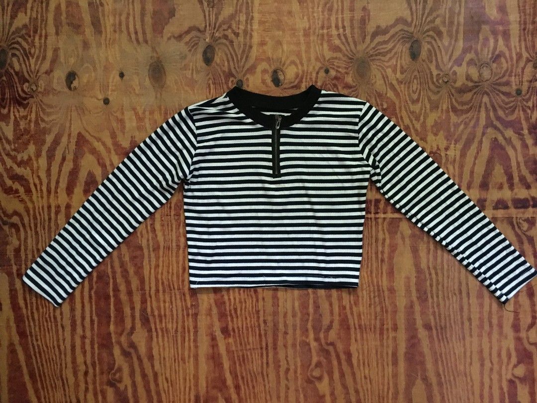 Stripe crop jacket for girls (size small) (Category: Coats, Jackets and Outerwear) located in Bulacan. Submitted by cosmos_thrift (Listing ID 1432443682, Image 3). Description: •Title: Stripe crop jacket for girls (size small) •Description: small •Price: PHP 250 •Payment Methods: Gcash •Delivery options (shoulder by buyer): J&T, Grab, Lalamove, Angkas PLSS MANAGE YOUR EXPECTATIONS. PRELOVED ITEMS, NEEDS WASHING. NO CANCELLATION.