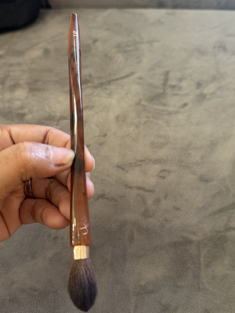 Strokes brush (Category: Makeup) located in Quezon City. Submitted by destashingmycloset (Listing ID 1432478002, Image 2). Description: .