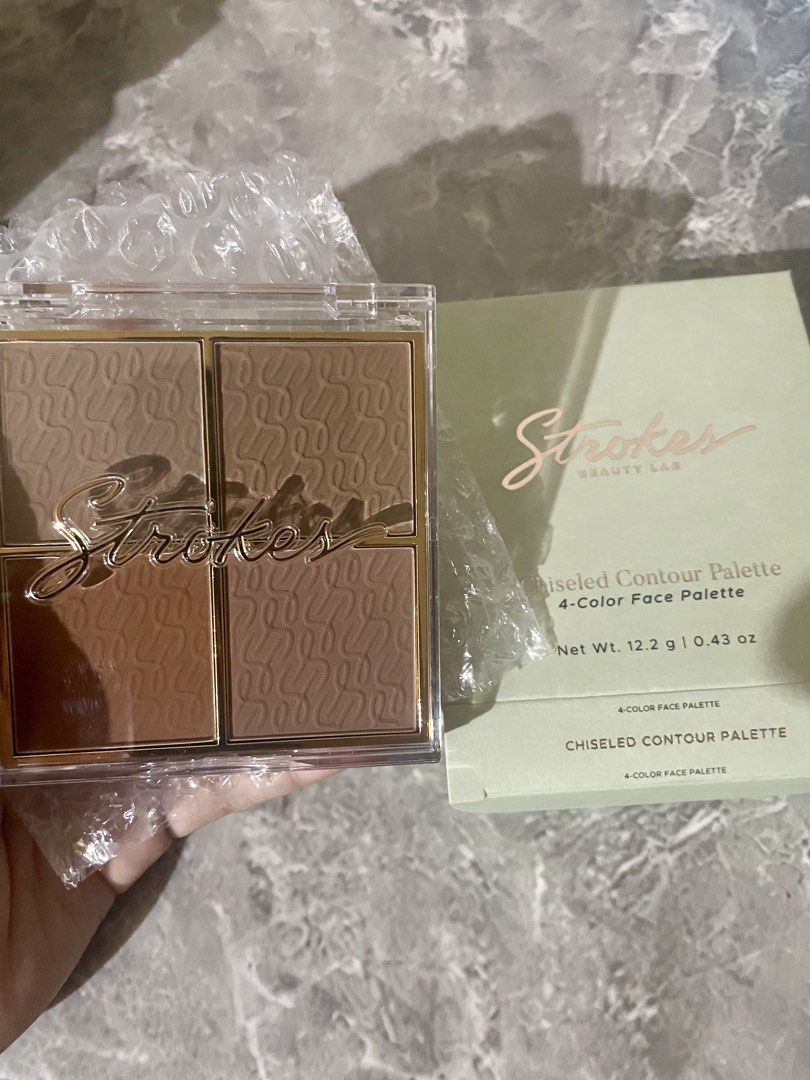 Strokes Contour Palette Brand New (Category: Makeup) located in Rizal. Submitted by massivedecluttering (Listing ID 1432553843, Image 1). Description: Expiry October 2027.