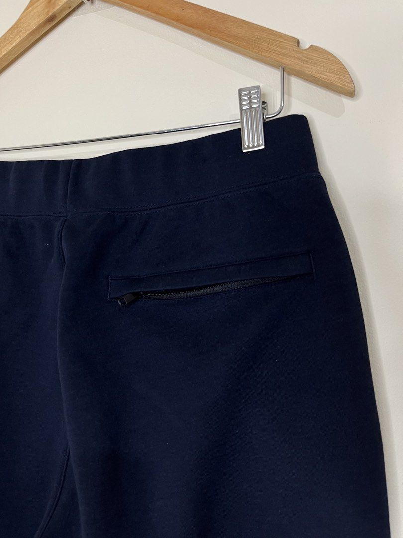 Uniqlo navy blue jogger pants (Category: Joggers) located in Lubao. Submitted by hydrogenph (Listing ID 1432596350, Image 3). Description: Size: Medium Waist: 30-34 Length: 39.