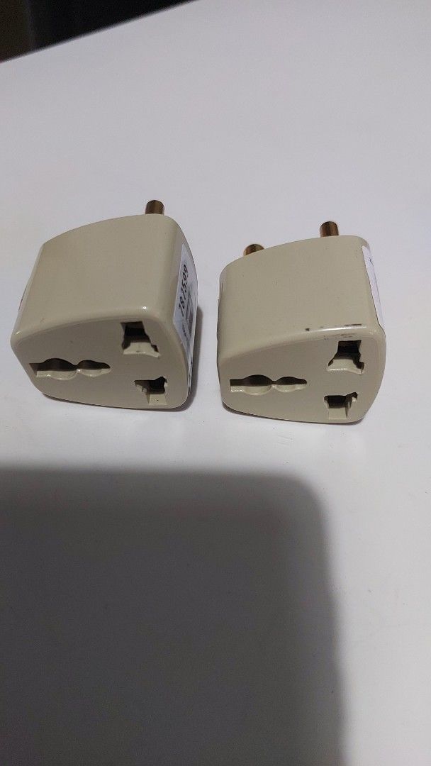 Universal Travel Adapter - New441444822575360000