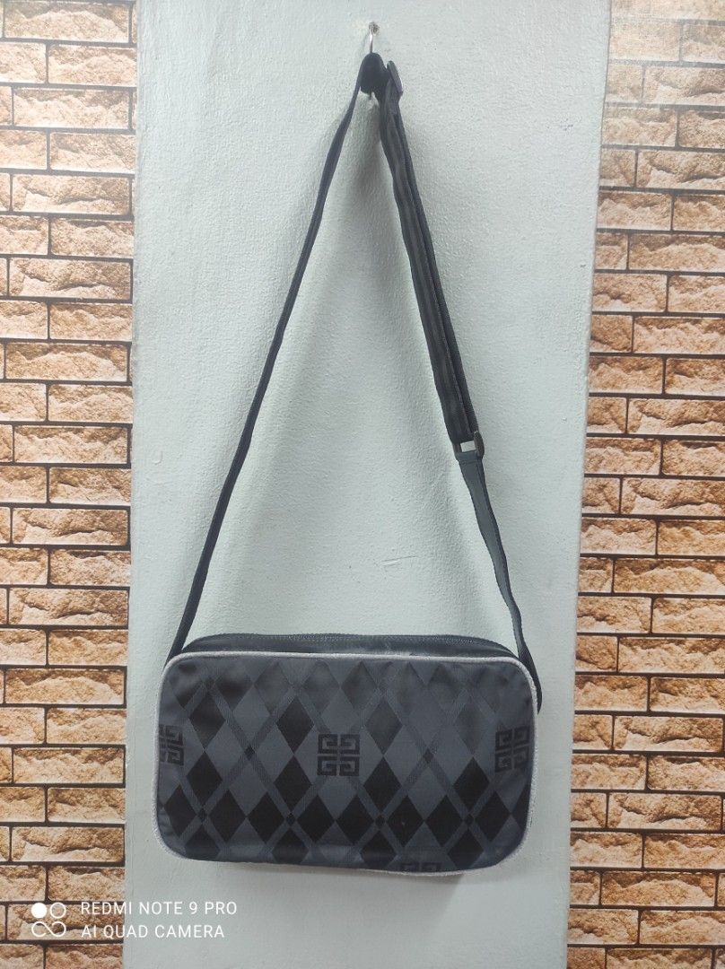 VINTAGE GIVENCHY MONOGRAM (Category: Luxury Bags & Wallets) located in Mabalacat. Submitted by _limitlessfashion (Listing ID 1432518106, Image 1). Description: VINTAGE GIVENCHY SHOULDER/SLING BAGS GUARANTEED AUTHENTIC ✅ LENGTH - 6 WIDTH - 10.5 DEP - 2.5 ISSUE SIGN OF USAGE STILL IN GOOD CONDITION DM FOR MORE INFO 📩 📩 .
