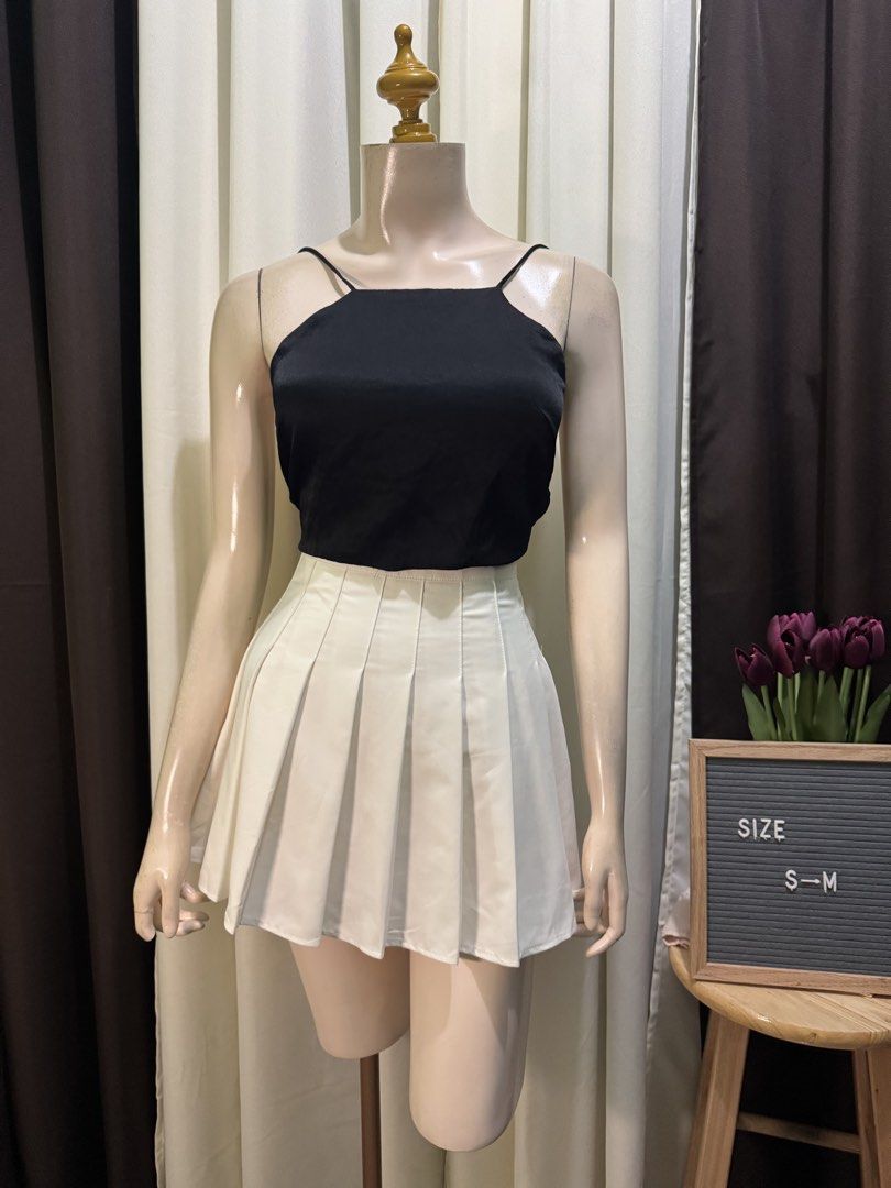 Zara criss cross back sexy top (Category: Sleeveless) located in Bayombong. Submitted by akmayo (Listing ID 1432465381, Image 1). Description: .