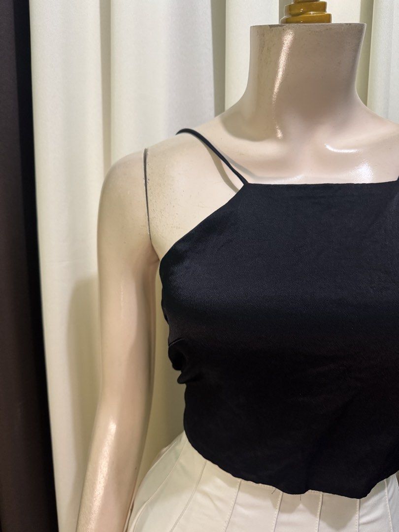 Zara criss cross back sexy top (Category: Sleeveless) located in Bayombong. Submitted by akmayo (Listing ID 1432465381, Image 2). Description: .