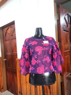 (Category: ) located in . Submitted by designeritems2000 (Listing ID 1432791962, Image 1). Description: .