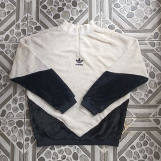 (Category: ) located in . Submitted by dopewear.collection (Listing ID 1432608056, Image 1). Description: .