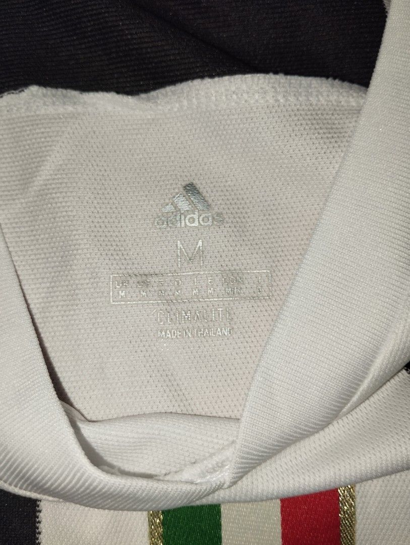 ADIDAS JUVENTUS JEEP JERSEY (Category: Tshirts & Polo Shirts ) located in Bayambang. Submitted by lo_keythrifting (Listing ID 1432654975, Image 2). Description: - Official Juventus jersey - Condition: Good as new condition - Dimes: 20×28 - Color Rate: 10/10 - Issue: Minimal hairline see last photo - Brand: Adidas - Color: White with black stripes - Size: M - Features: Jeep sponsor logo, Adidas logo - Made in Poland MOP: GCASH COURIER: J&T.