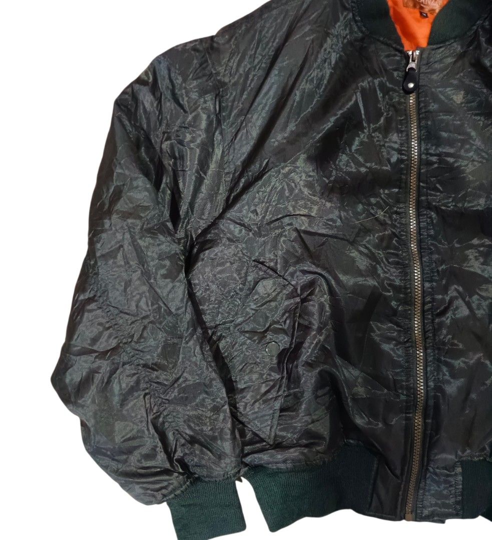 Alleanza Bomber Jacket - Size M (Category: Coats, Jackets and Outerwear) located in General Santos City (Dadiangas). Submitted by _jackeith (Listing ID 1432705784, Image 2). Description: - Alleanza bomber jacket - Color: Black - Size: M - Full zip closure - Ribbed cuffs and hem - Orange interior lining - Two front pockets - Textured outer material - Condtion: No issue - Dimes: 25L x 25W.