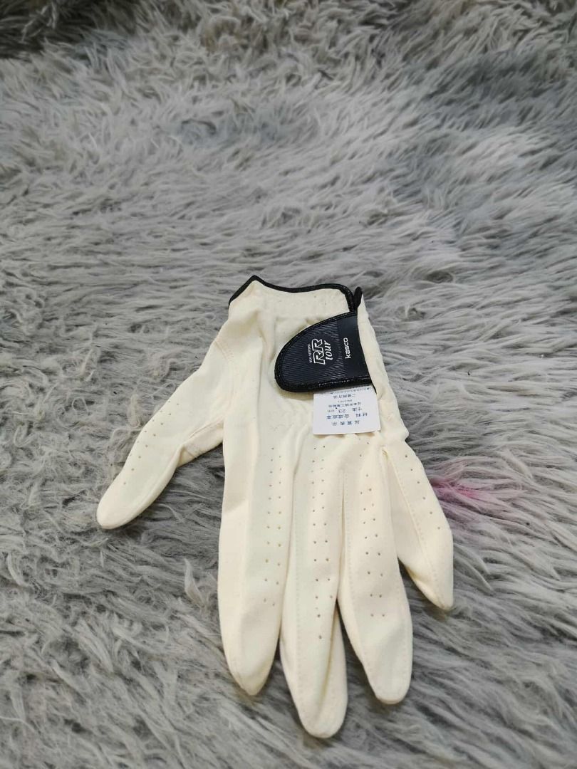 Almond White Golf Glove (Category: Golf) located in Santa Cruz. Submitted by jmy_surplus.2 (Listing ID 1432638534, Image 1). Description: Size ; L - 8 W - 4 Color ; Almond White Type ; Golf Glove Brand ; No brand Material ; Leather Style ; Durable Golf Glove LG 60 JMY 1 Batch #199.