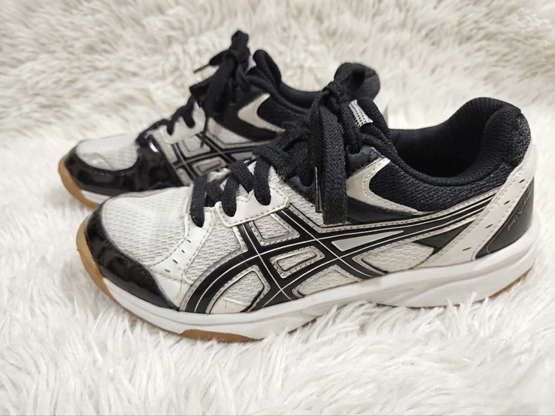 Asics RIVRE CS (Category: Sneakers) located in Cainta. Submitted by anythingtodeclutter_ (Listing ID 1432627933, Image 2). Description: EU 36, 22.5cm, 💯 original gently loved, minimal signs of wear in excellent condition 📌 price is negotiable, but no lowball offers, please 🩶 kindly double-check your size before buying to avoid confusion, please! 🩶 expect some signs of usage since these are preloved 🩶 strictly no return, no exchange policy.