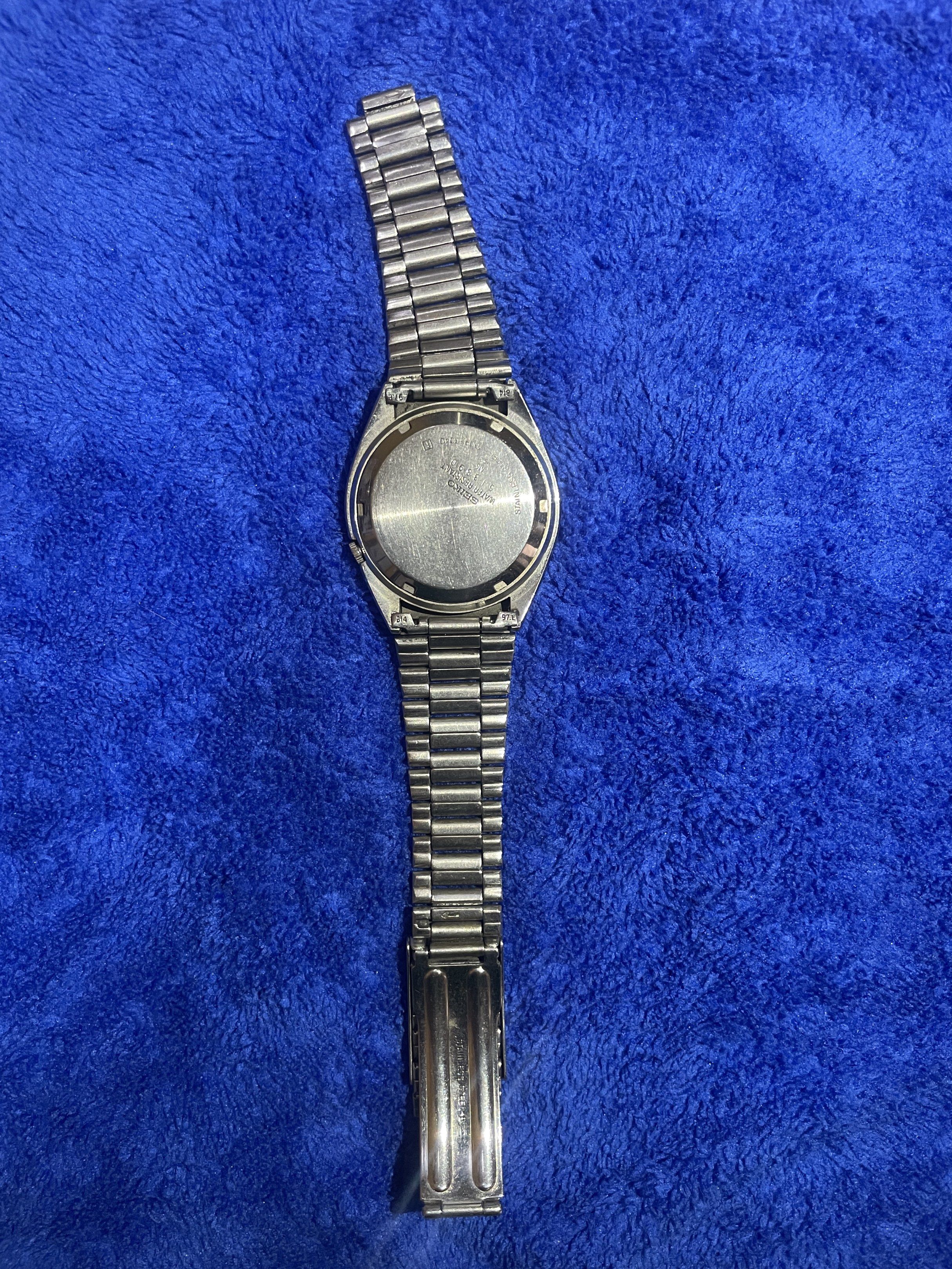 Authentic Seiko 5 Automatic 7009-3040 Vintage Watch (Category: Men's Watches) located in Cebu City. Submitted by meeoowdeclutter (Listing ID 1432673024, Image 3). Description: - serial number 513890 - Automatic movement (no battery needed) - Time and Date changes, but day adjustment is hard/not working properly - Visible scratches on crystal and case - Bracelet has loose/unconnected links - Stored for LONG (20yrs+) - No box, watch.