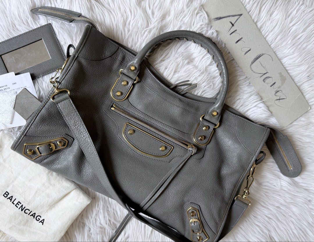 BALENCIAGA EDGE CITY MOTORCYCLE GRAY COMPLETE (Category: Luxury Bags & Wallets) located in Cagayan de Oro. Submitted by moiobsession (Listing ID 1432714277, Image 1). Description: authentic with complete inclusions.